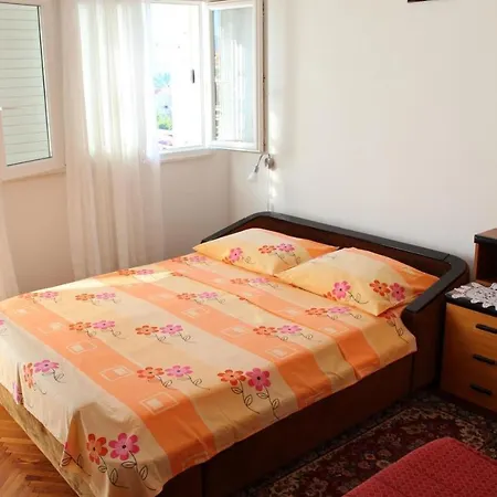 Apartament Miho - One Bedroom With Terrace And City View